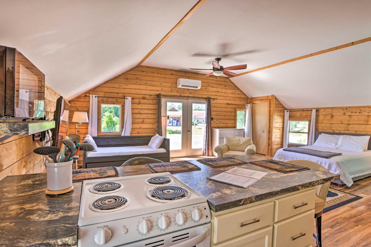 Quaint Studio With Shared Beach Walk To Suttons Bay Экстерьер фото