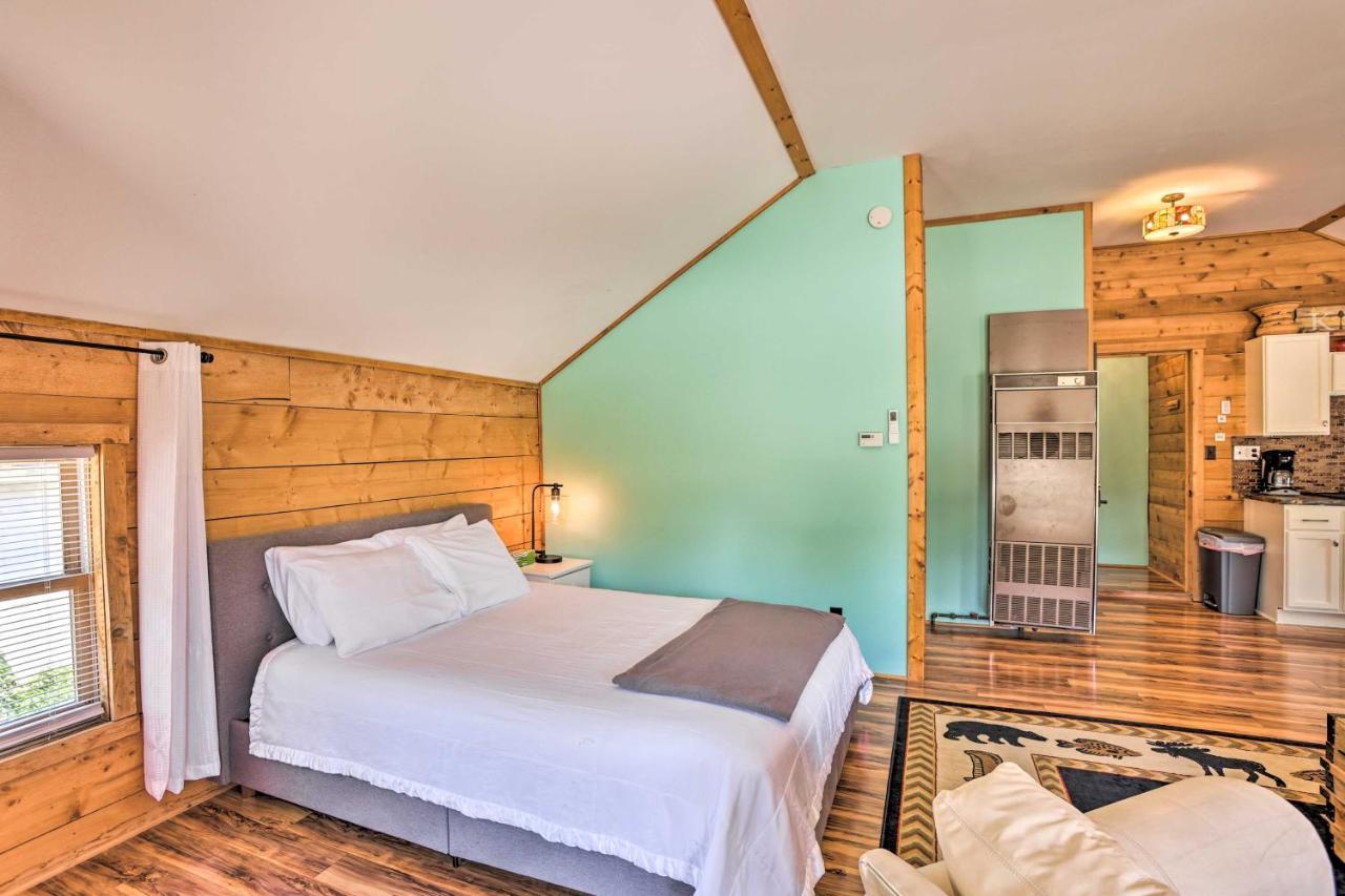 Quaint Studio With Shared Beach Walk To Suttons Bay Экстерьер фото