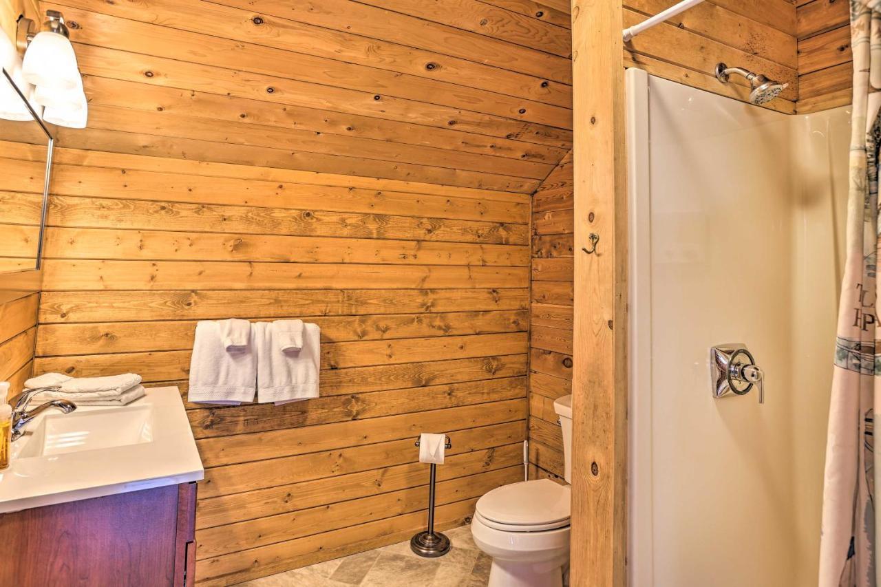 Quaint Studio With Shared Beach Walk To Suttons Bay Экстерьер фото