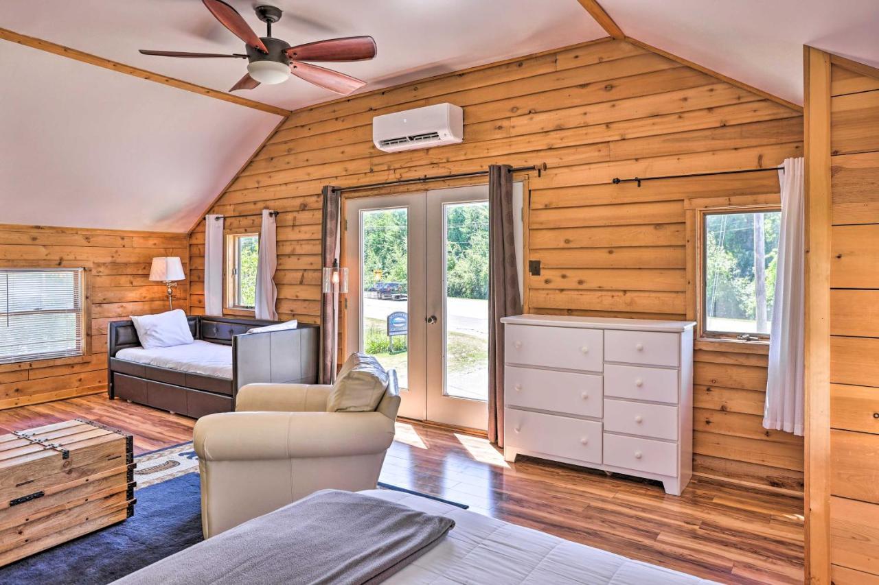 Quaint Studio With Shared Beach Walk To Suttons Bay Экстерьер фото
