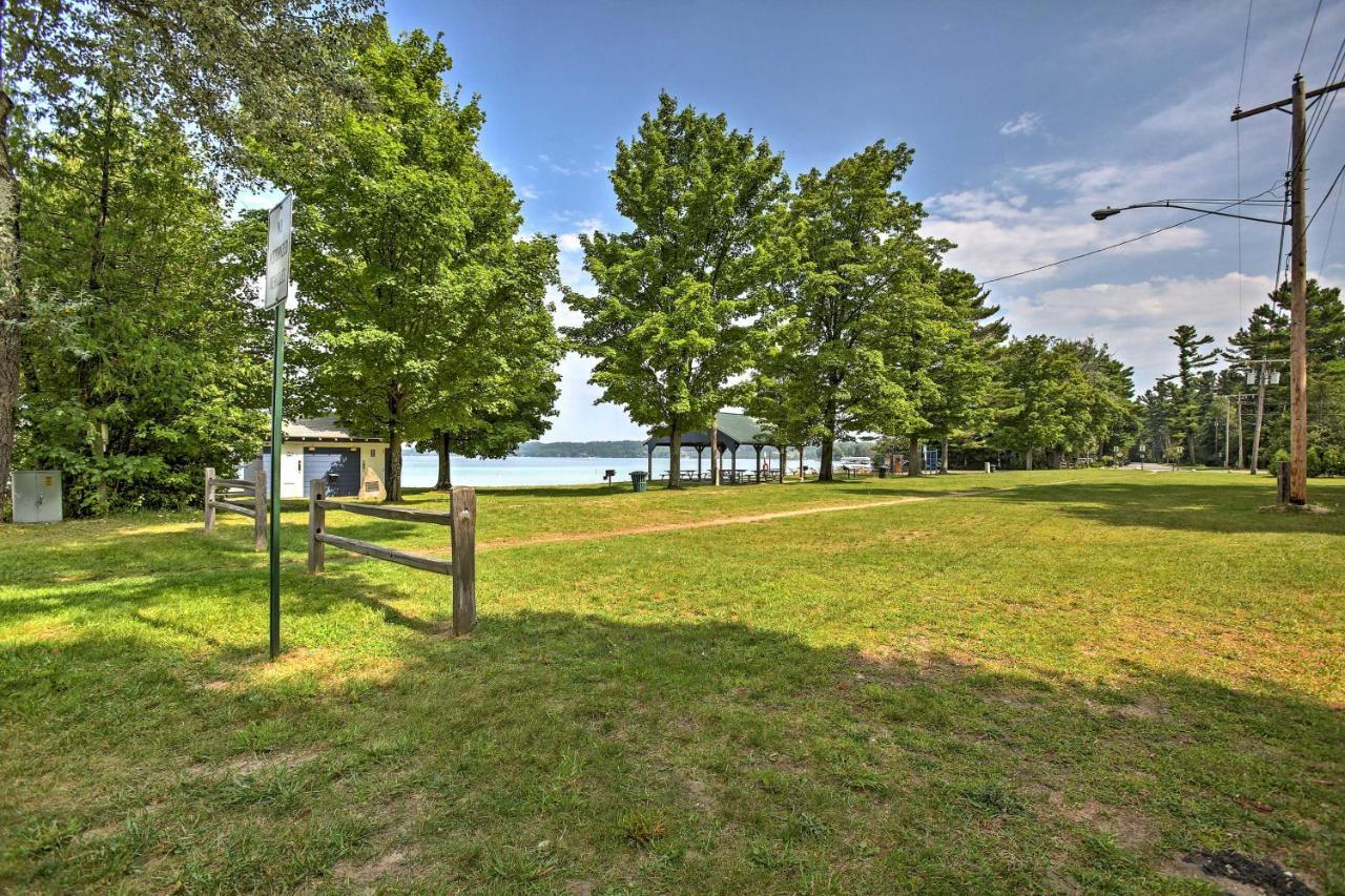 Quaint Studio With Shared Beach Walk To Suttons Bay Экстерьер фото